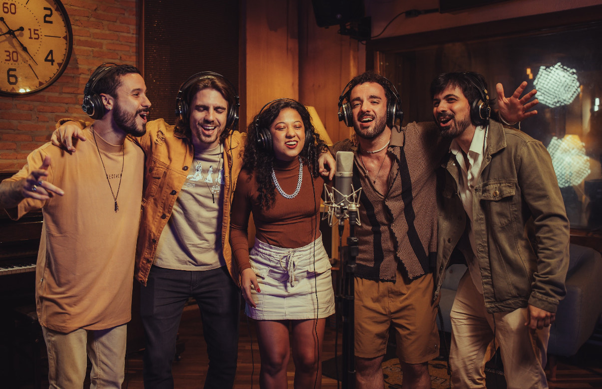 Imagem de Réveillon em praia de Itacaré terá Grupo Versão, que conquistou Dua Lipa e Shawn Mendes, como atração da virada