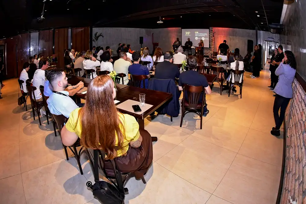 Imagem de Praia do Forte recebe Encontro Empresarial para bares e restaurantes em parceria com a Turisforte