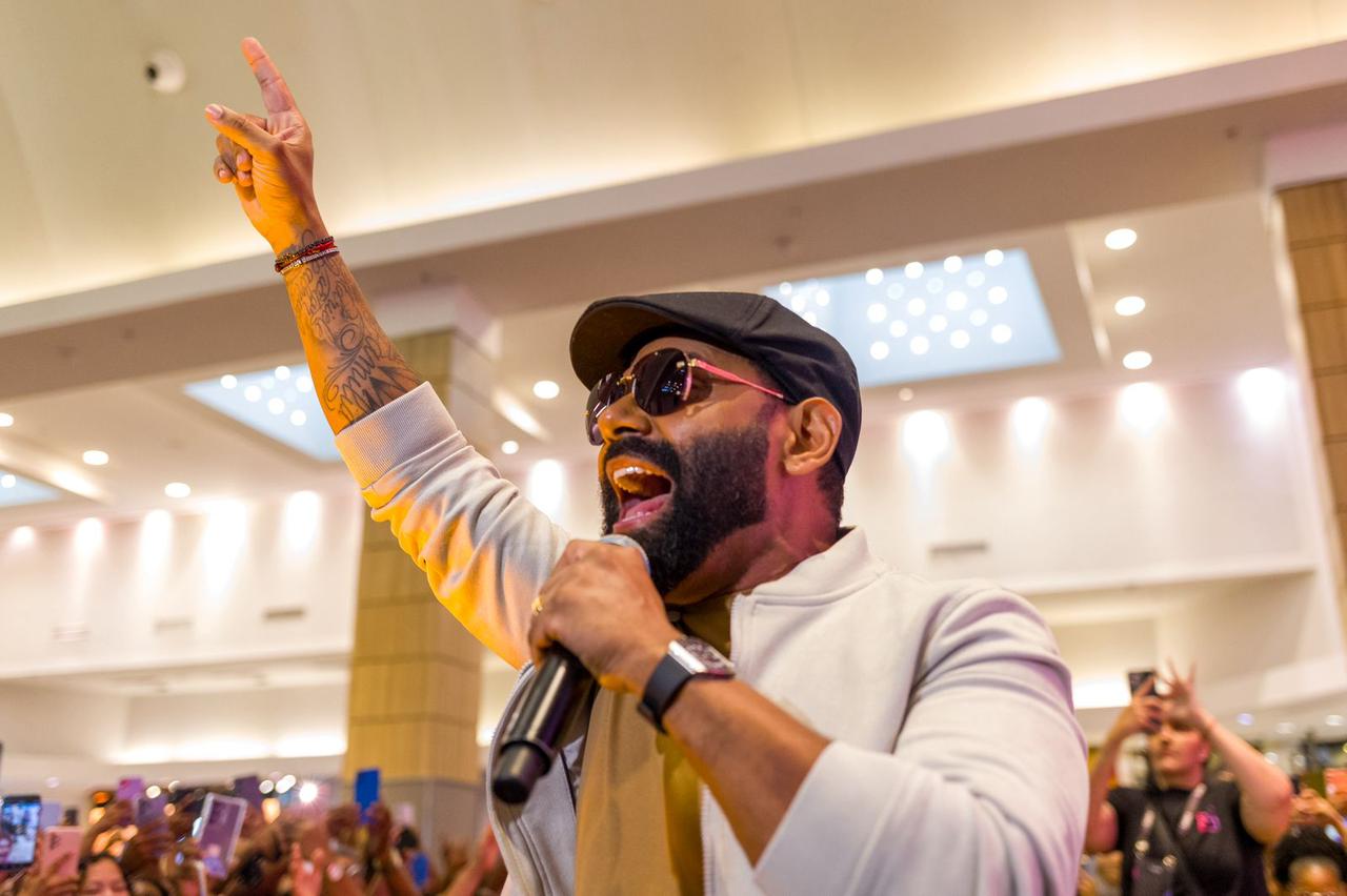 Imagem de Pablo lota praça de alimentação do Shopping da Bahia em esquenta para a ‘Bodega’