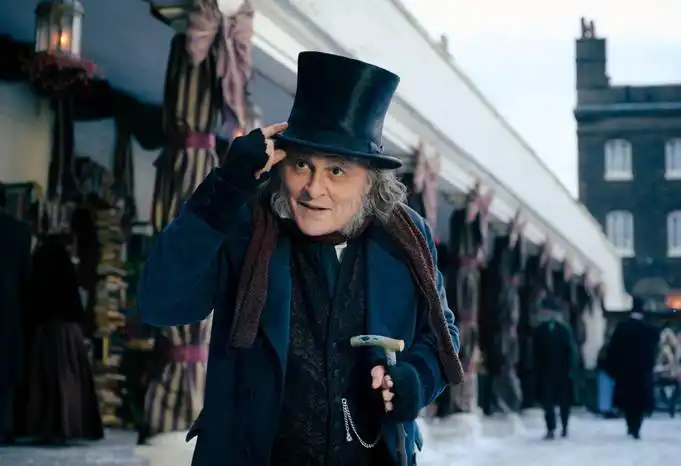 Imagem de Johnny Depp busca redenção em novo trailer de ‘Ebenezer e os Fantasmas do Natal’