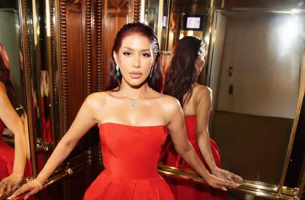 Imagem de Priscila Senna estreia no Prêmio Multishow 2025 com look Carolina Herrera e joias de mais de R$ 1,2 milhão