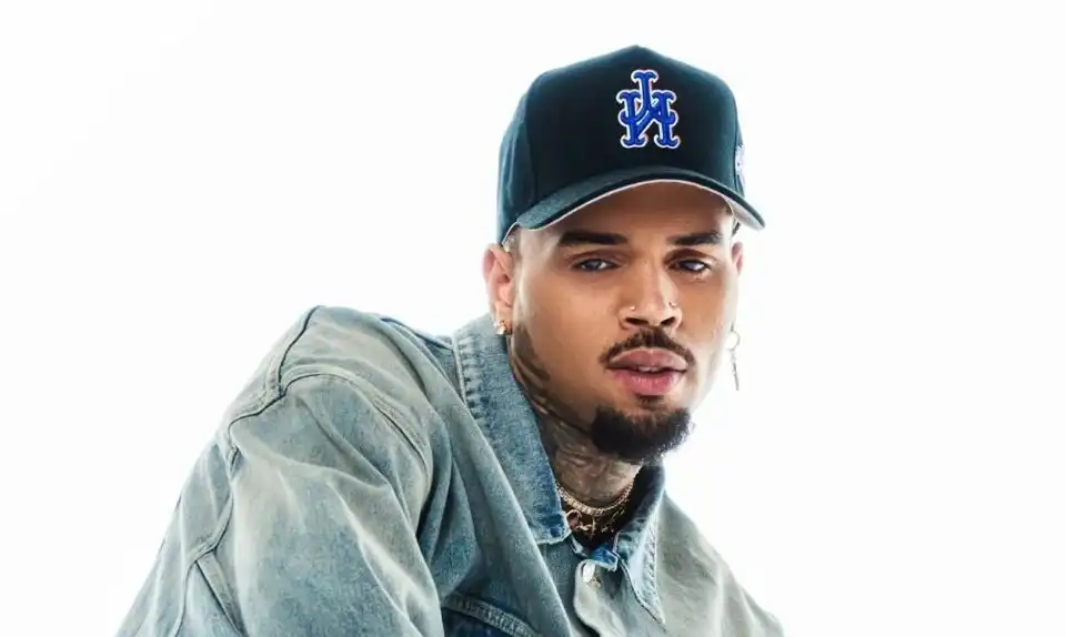 Imagem de Chris Brown é preso no Reino Unido por suspeita de agressão a produtor musical