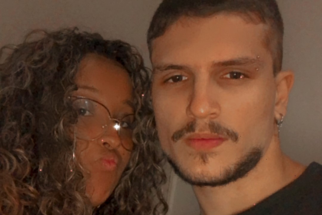 Imagem de Sidraffa lança clipe de “Drawing” com a noiva, Duda Anicetto