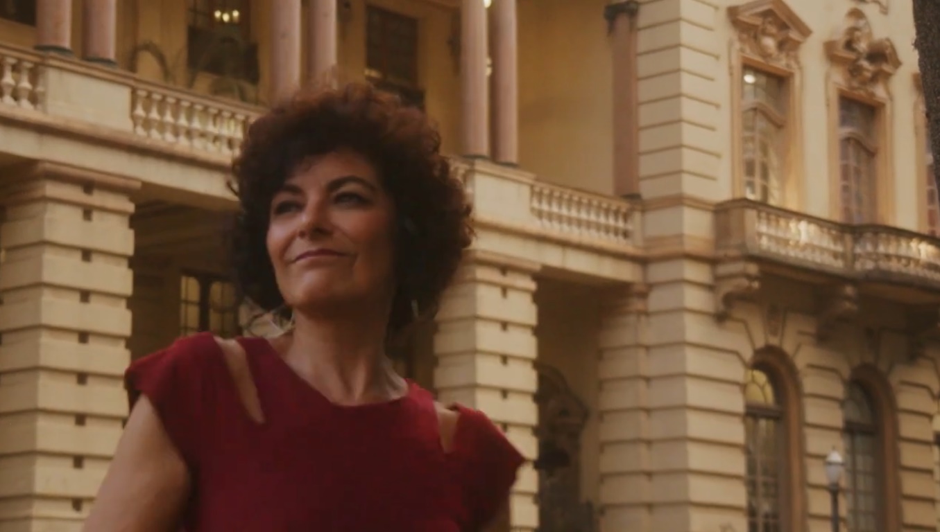 Imagem de Rosana Puccia e David Pasqua navegam por histórias de afeto em videoclipe "Love's On Board"