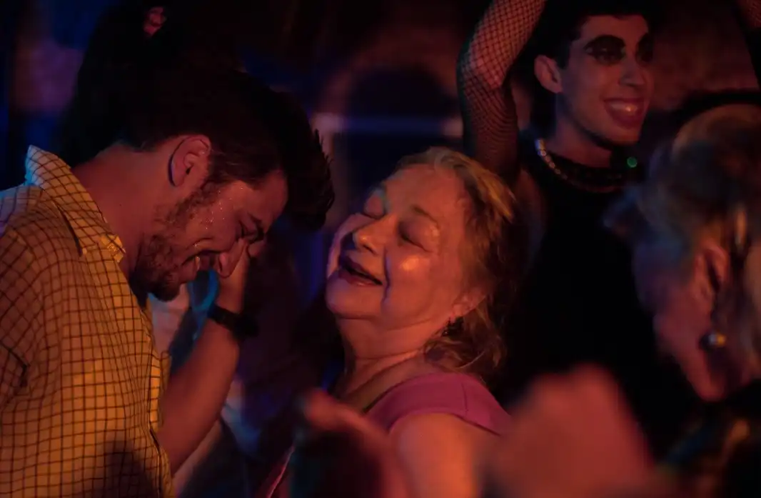 Imagem de Cineclube Augusto Omolu exibe filme premiado sobre prazer feminino na terceira idade