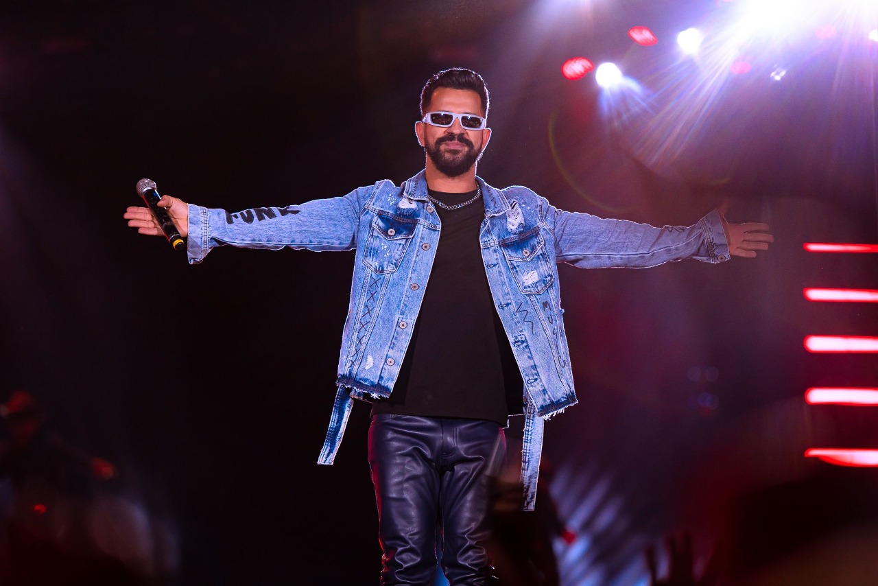 Imagem de DENNIS supera 100 milhões de streams no Spotify com "O (Im)possível - Parte 1"