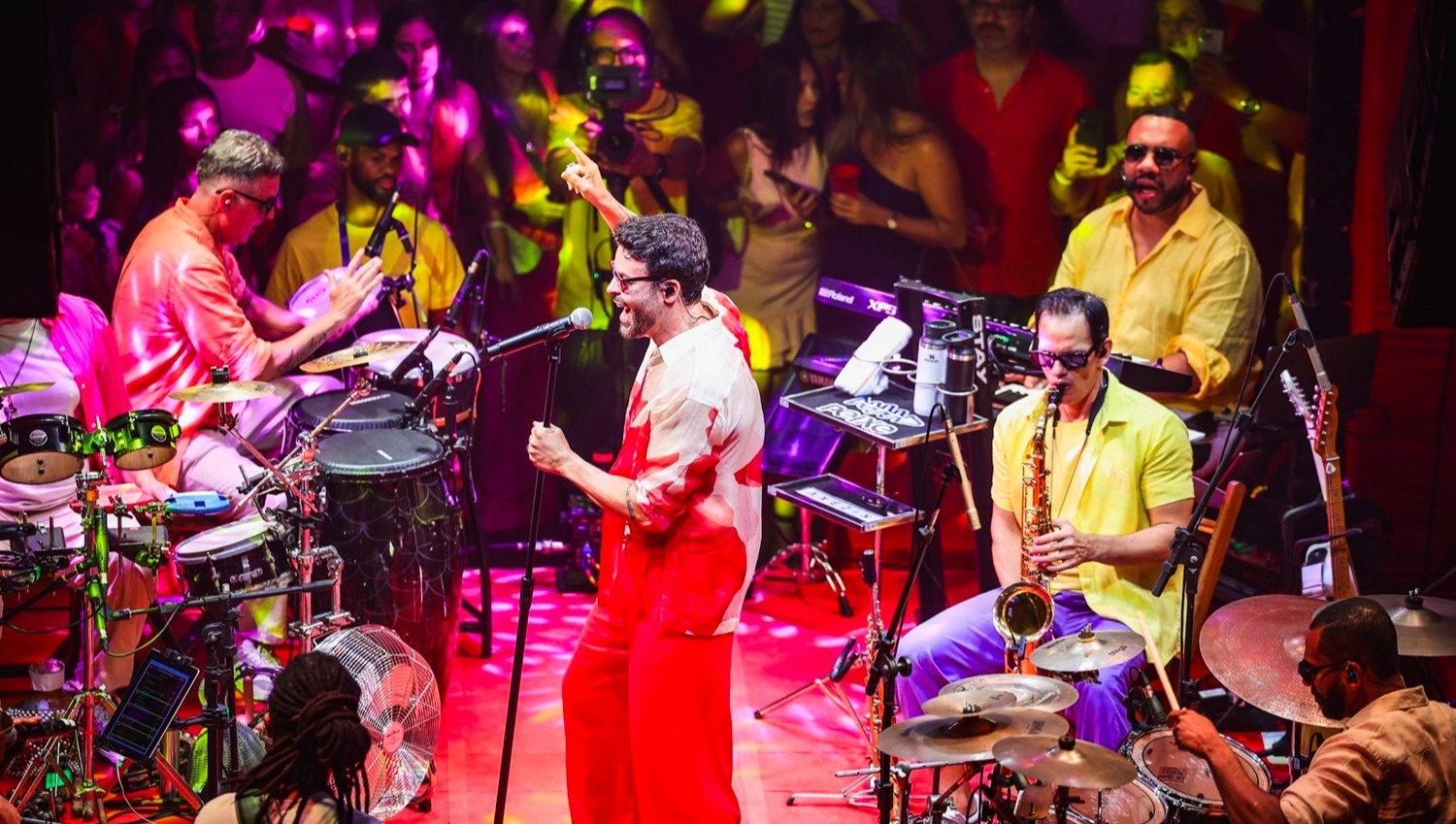 Imagem de Alexandre Peixe lança novo audiovisual “Axézin 6”, com participações de Durval Lelys e Gerônimo