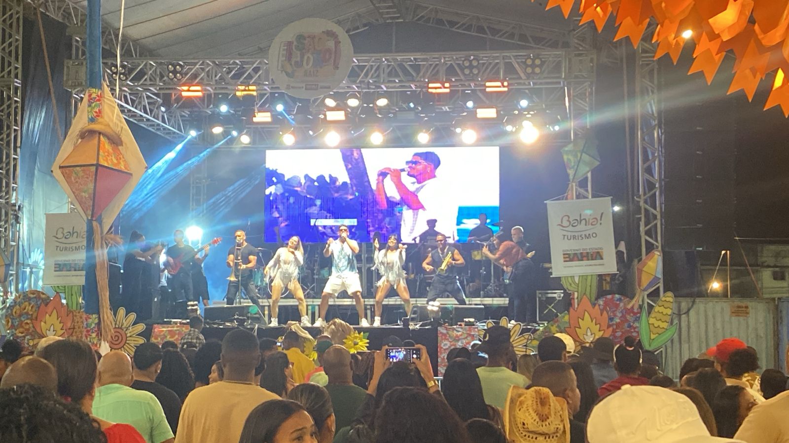 Imagem de Mambolada comanda mais shows no São João da Bahia