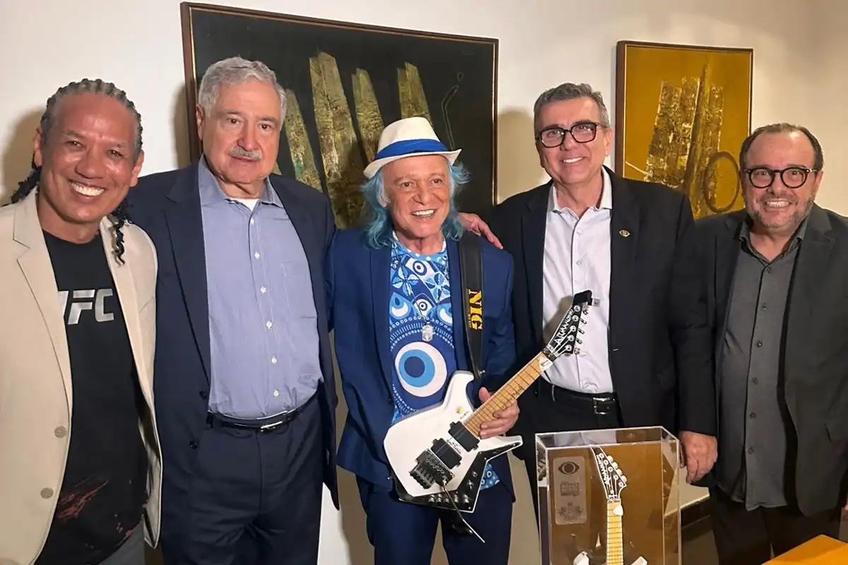 Imagem de Armandinho e Band Bahia homenageiam Johnny Saad com Troféu Armandinho & Irmãos Macêdo
