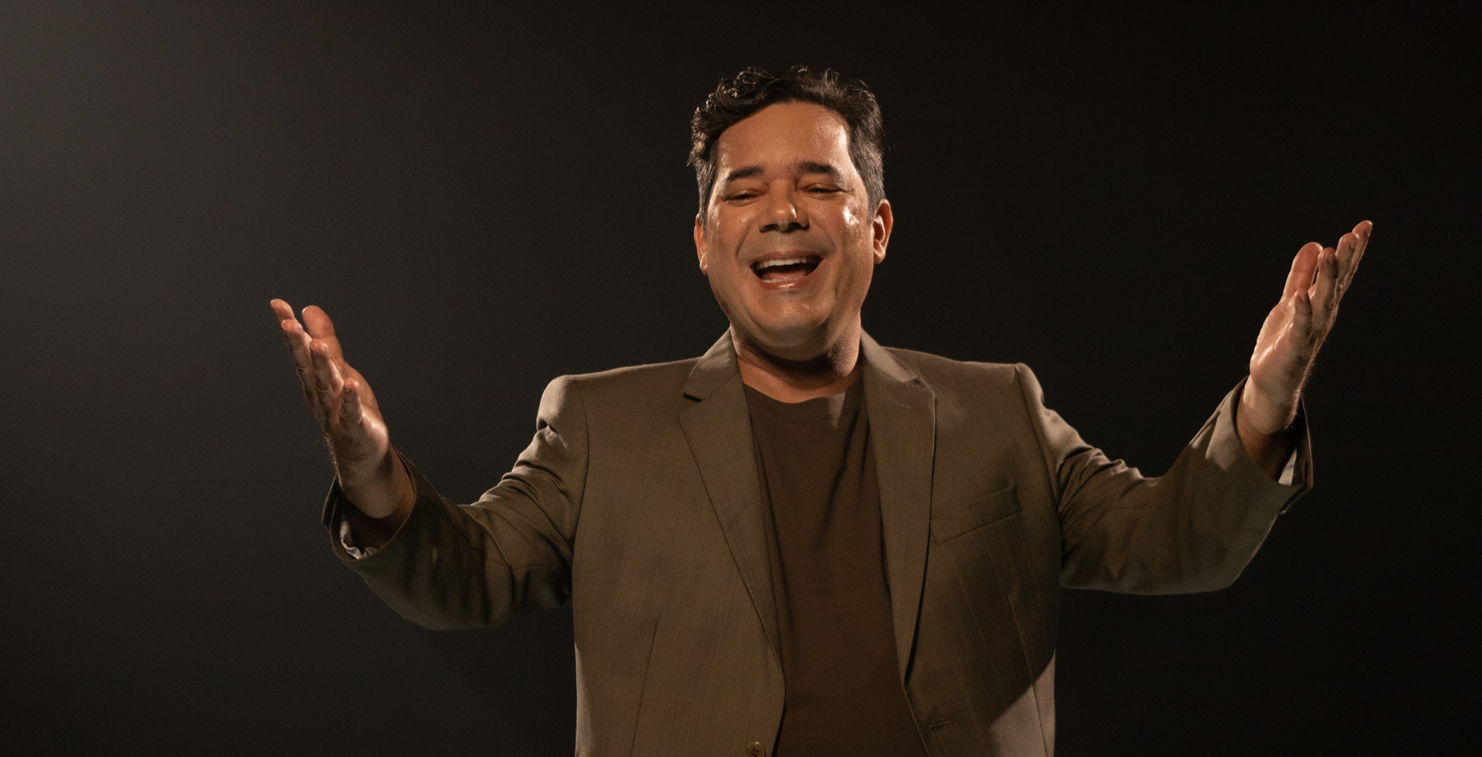 Imagem de Baiano Luís Martins é um dos finalistas da 8ª edição do Prêmio Profissionais da Música 2025