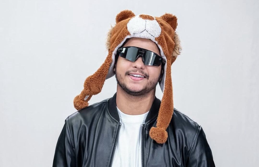 Imagem de Mikael Santos alcança 2 milhões de ouvintes mensais no Spotify e chega ao Top 100 Brasil