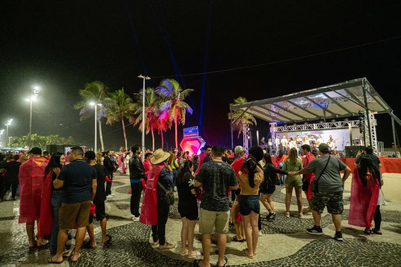 Imagem de Warner Bros. Pictures celebra vinda de elenco de Superman na praia de Copacabana