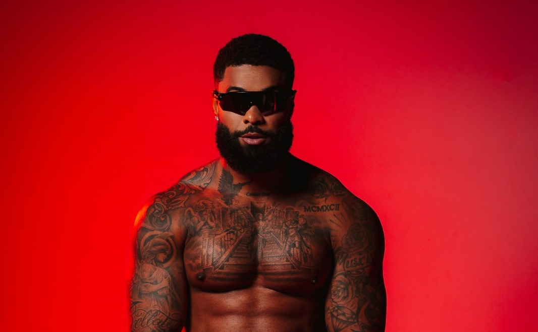 Imagem de Blocos, trios e camarotes: Vinny Nogueira leva o pagode para diferentes palcos no Carnaval