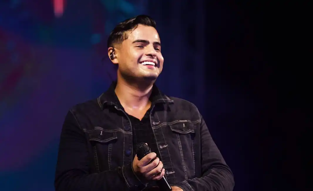 Imagem de Festival 10 Horas de Arrocha anuncia Heitor Costa entre as atrações