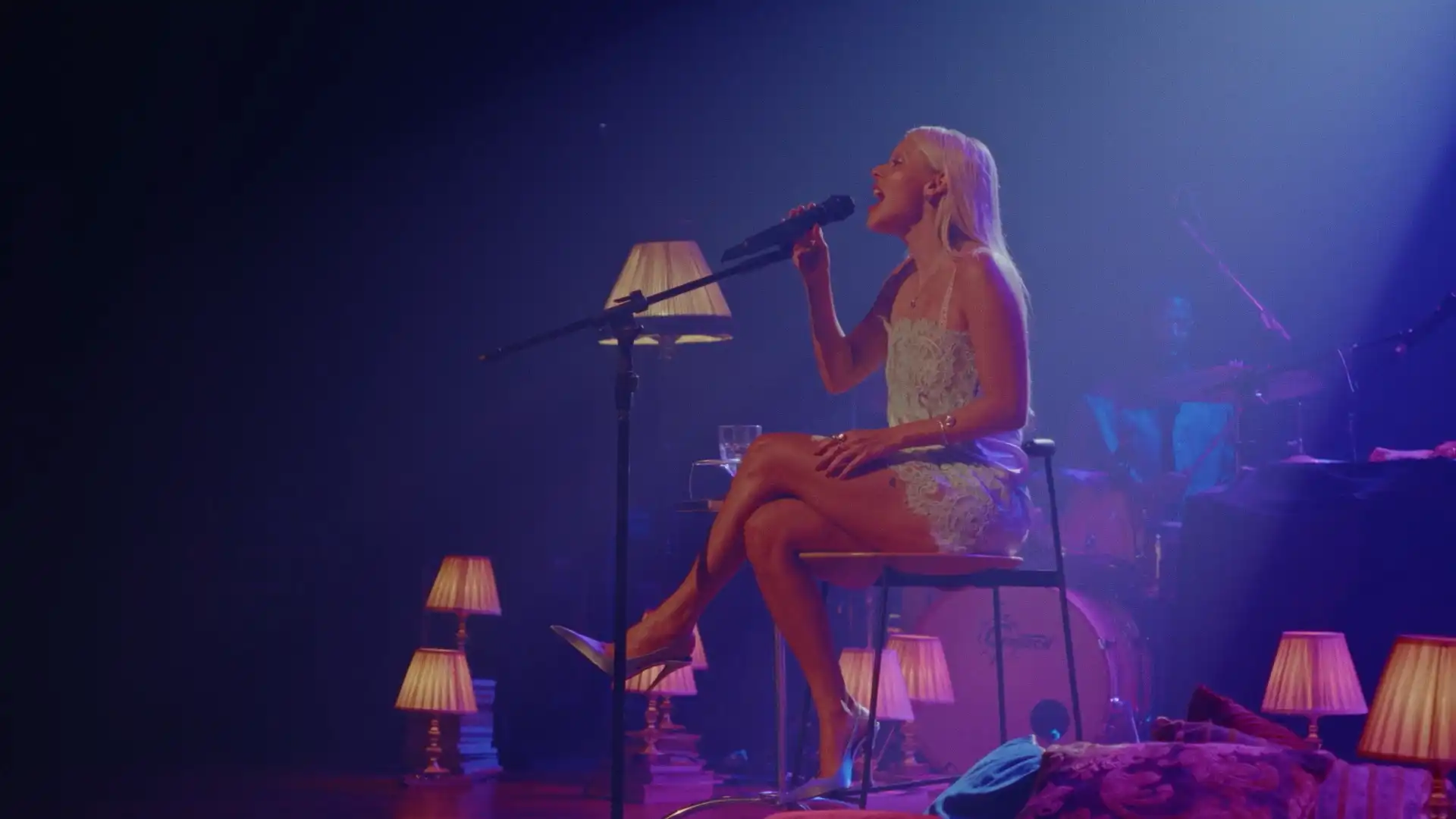 Imagem de DUDA BEAT estreia novo projeto audiovisual “Acústico & Tal Session” com reeleitura de "Back to Back”